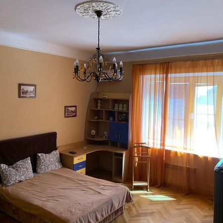 Apartment On Hoholya Street Czernowitz Exterior foto