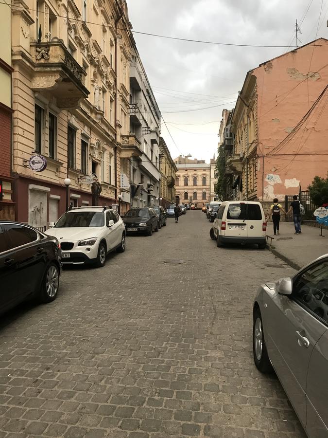 Apartment On Hoholya Street Czernowitz Exterior foto